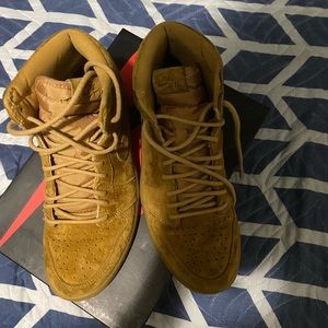 Nike jordan 1 retro wheat size 8 (USED)